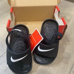 Black Nike kawa  Sandals 6C new in box never been worn